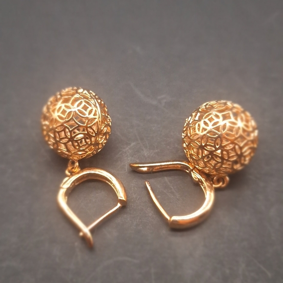 Romantic Gold Plated Filigree Ball Earrings - Picture 3 of 6